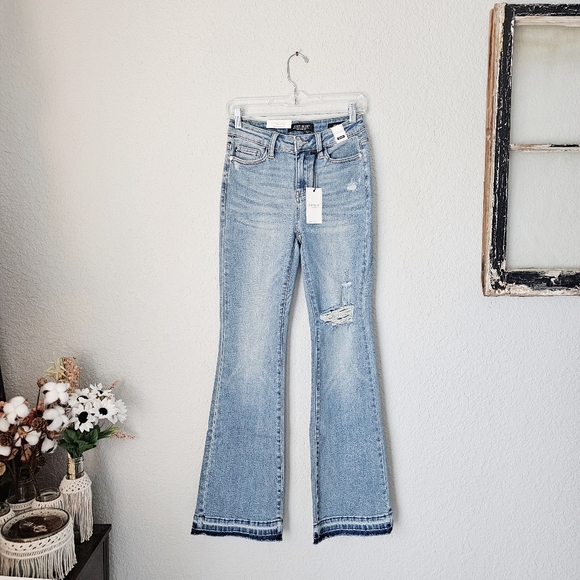 Judy Blue Mid Rise Med Wash Released Shadow Hem Bootcut Jeans Regular Plus NEW - Picture 2 of 16